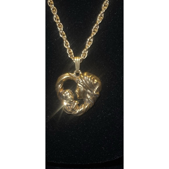 Vintage 1994 Mother & Child Baby Heart Pendant Necklace Gold Tone Signed - Picture 5 of 9